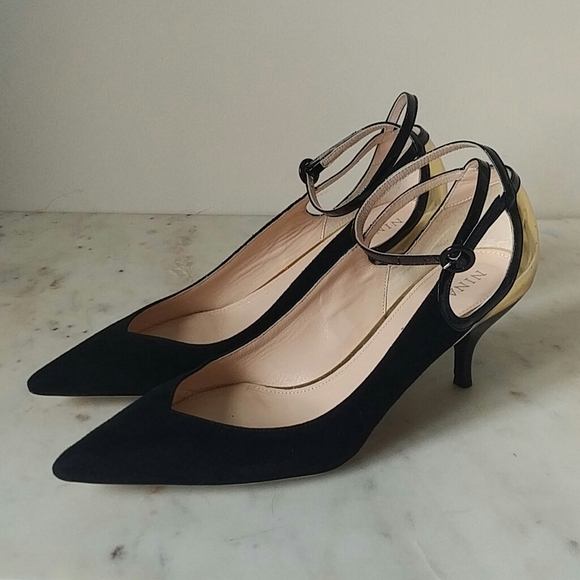 Nina Ricci - glam black suede and patent gold heel - Picture 1 of 6